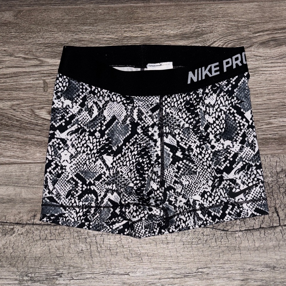 Nike Women's Athletic Shorts in Black and White Pattern